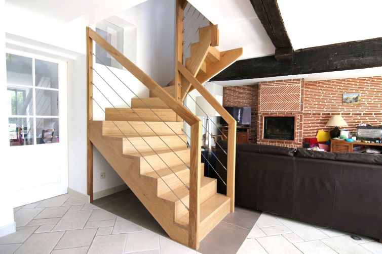 ESCALIER BOIS après