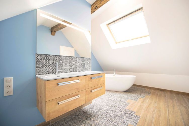 ORLEANS – 45 – MAISON SAINT DENIS EN VAL – SALLE DE BAIN ET BUREAU